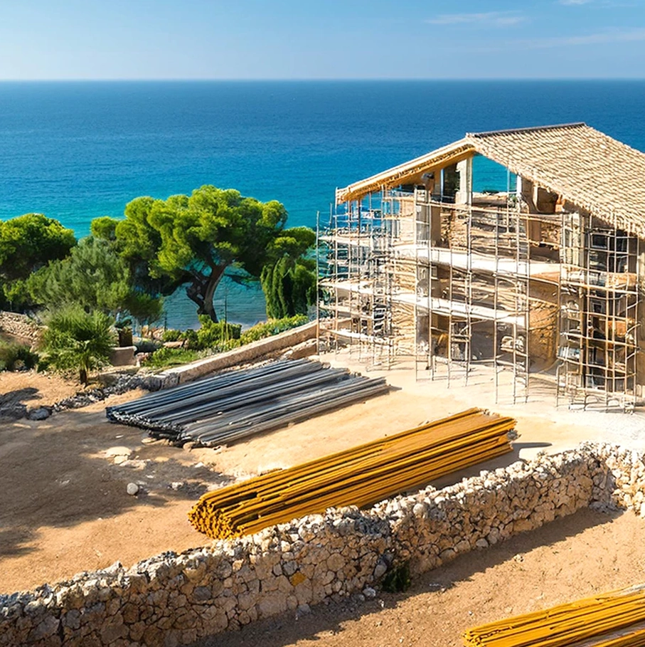 Haus wird renoviert, Gerüst und Baumaterialien