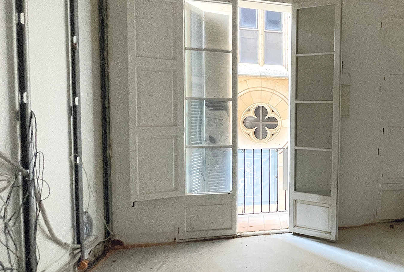 Blick aus den Fenster einer Baustelle, Sanierung, Renovierung - Baustelle von RM BALEARES auf Mallorca